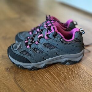 Merrell Kids Hiking boots size 11.5 kids girls EUC